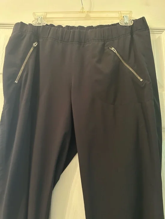 Athleta Black Lightweight Zip Pocket Jogger Pants - Picture 2 of 5